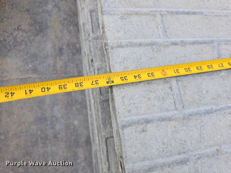 image for item EH8859 Approximately 610 concrete wall forms