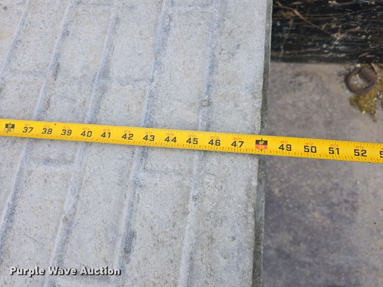 image for item EH8859 Approximately 610 concrete wall forms