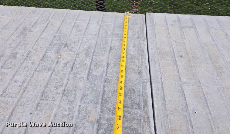 image for item EH8859 Approximately 610 concrete wall forms