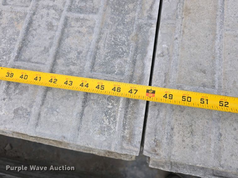 image for item EH8859 Approximately 610 concrete wall forms