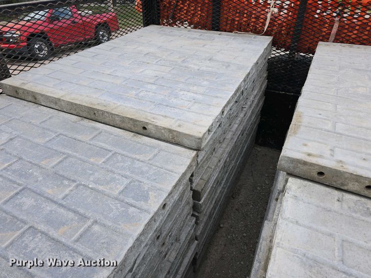 image for item EH8859 Approximately 610 concrete wall forms