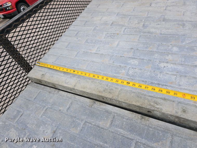 image for item EH8859 Approximately 610 concrete wall forms