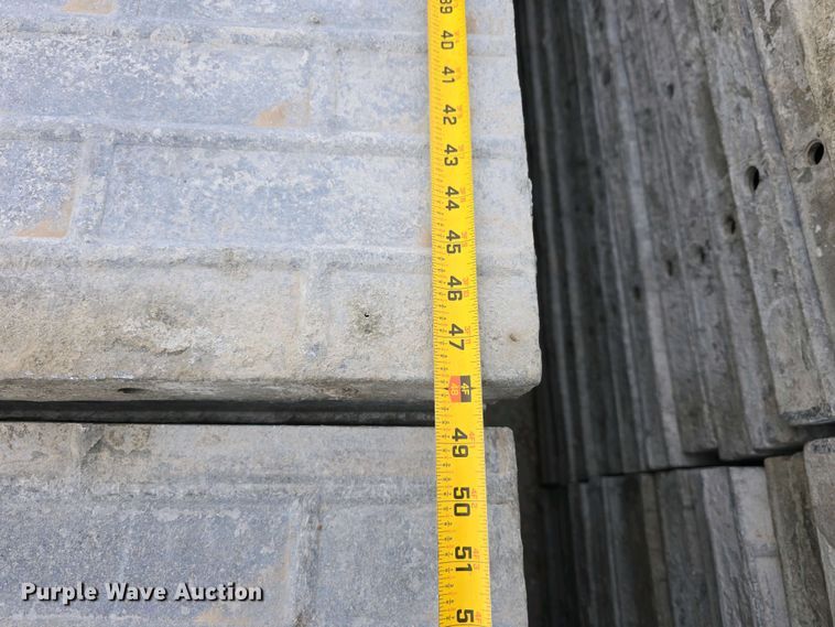 image for item EH8859 Approximately 610 concrete wall forms