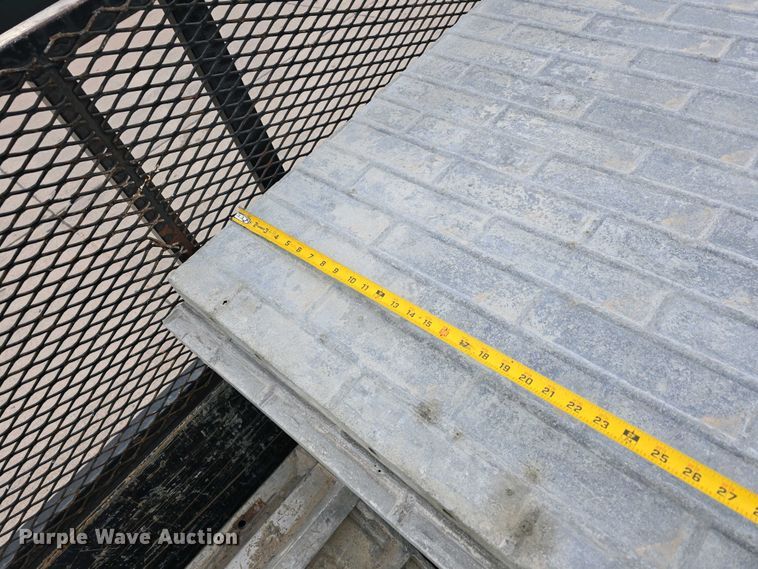 image for item EH8859 Approximately 610 concrete wall forms