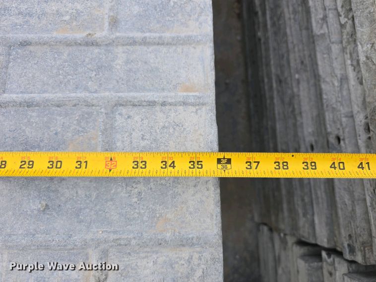 image for item EH8859 Approximately 610 concrete wall forms