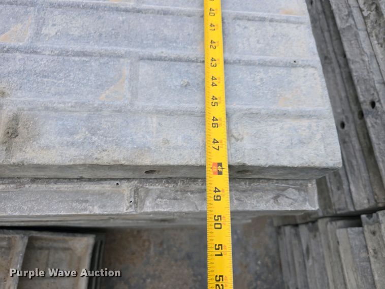 image for item EH8859 Approximately 610 concrete wall forms