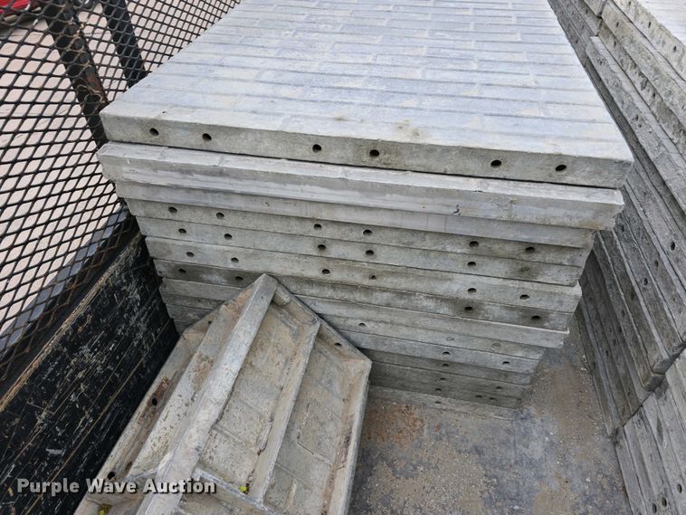 image for item EH8859 Approximately 610 concrete wall forms