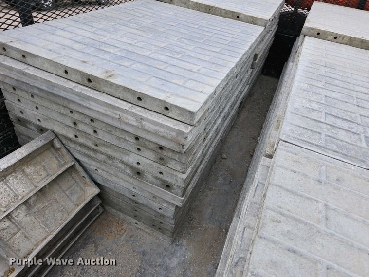 image for item EH8859 Approximately 610 concrete wall forms