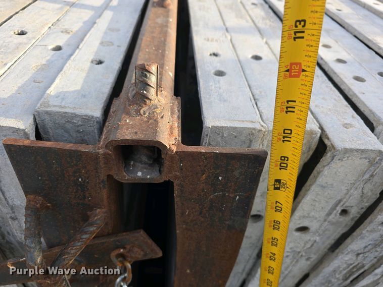 image for item EH8859 Approximately 610 concrete wall forms