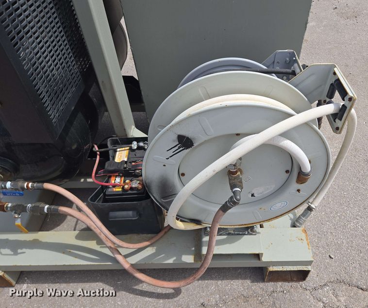 image for item EH8946 Central Pneumatic air compressor