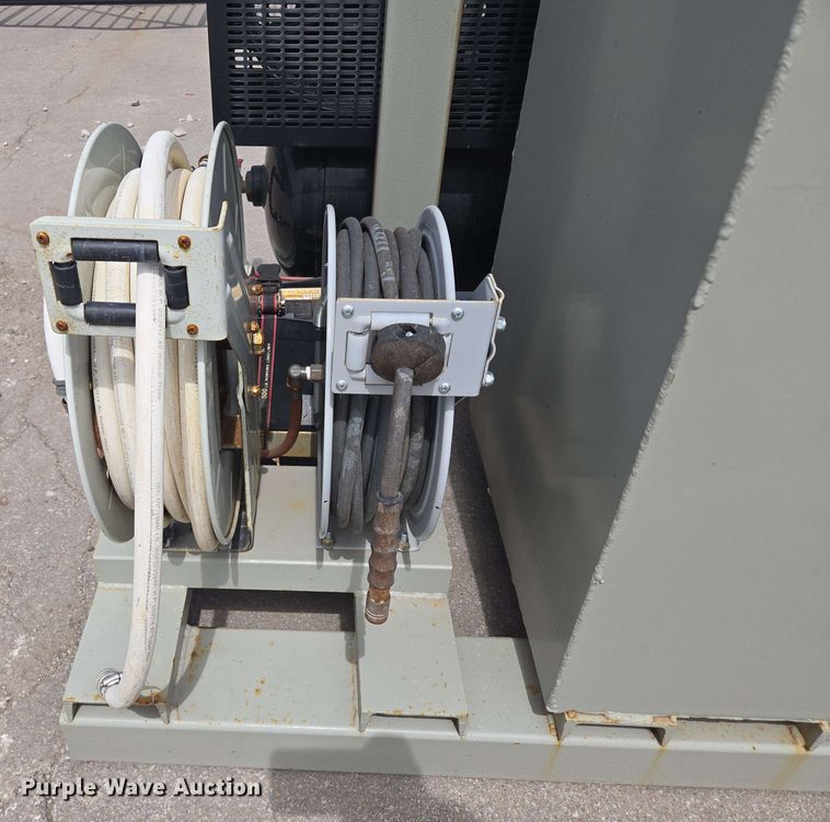 image for item EH8946 Central Pneumatic air compressor