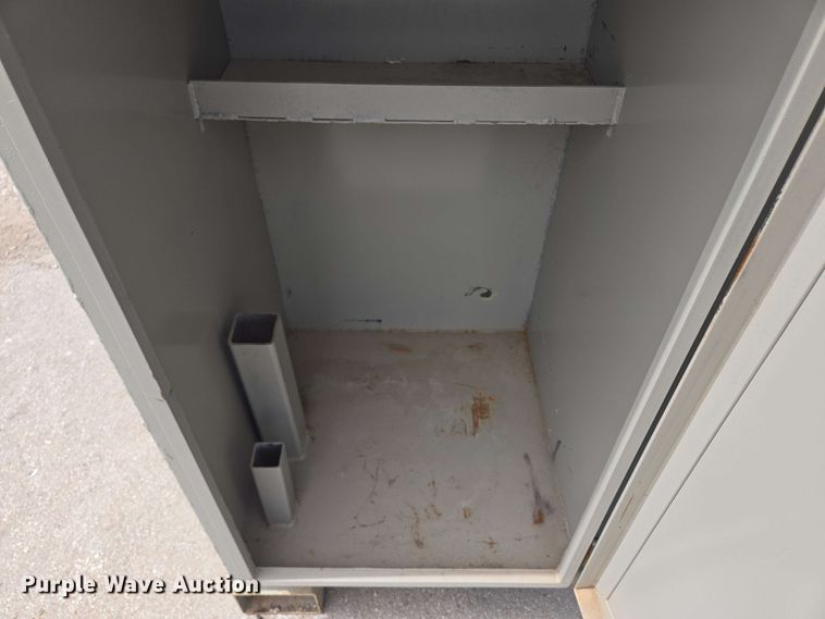 image for item EH8946 Central Pneumatic air compressor