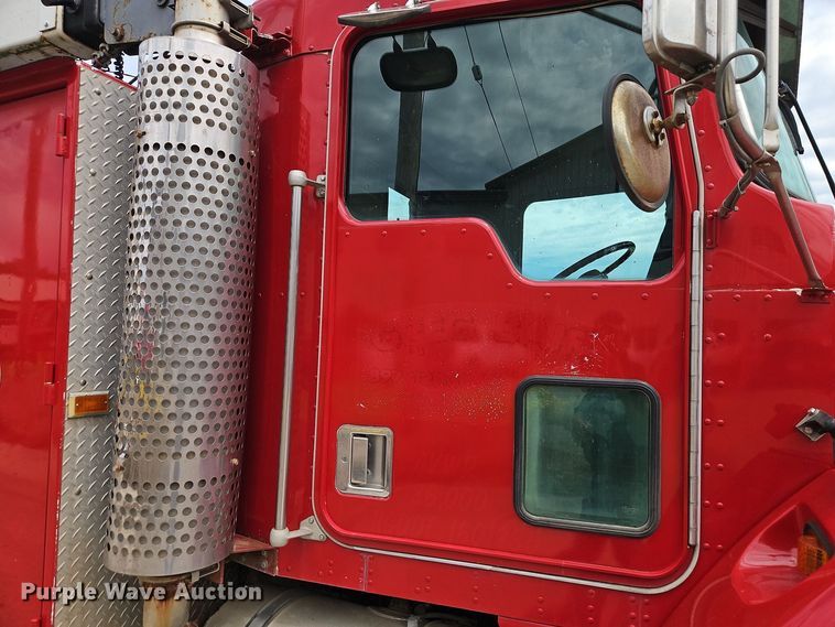 image for item EI8988 1998 Kenworth T300 utility / service truck