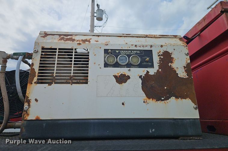 image for item EI8988 1998 Kenworth T300 utility / service truck