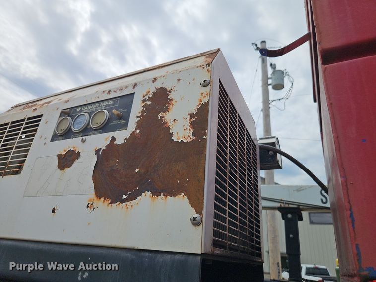 image for item EI8988 1998 Kenworth T300 utility / service truck