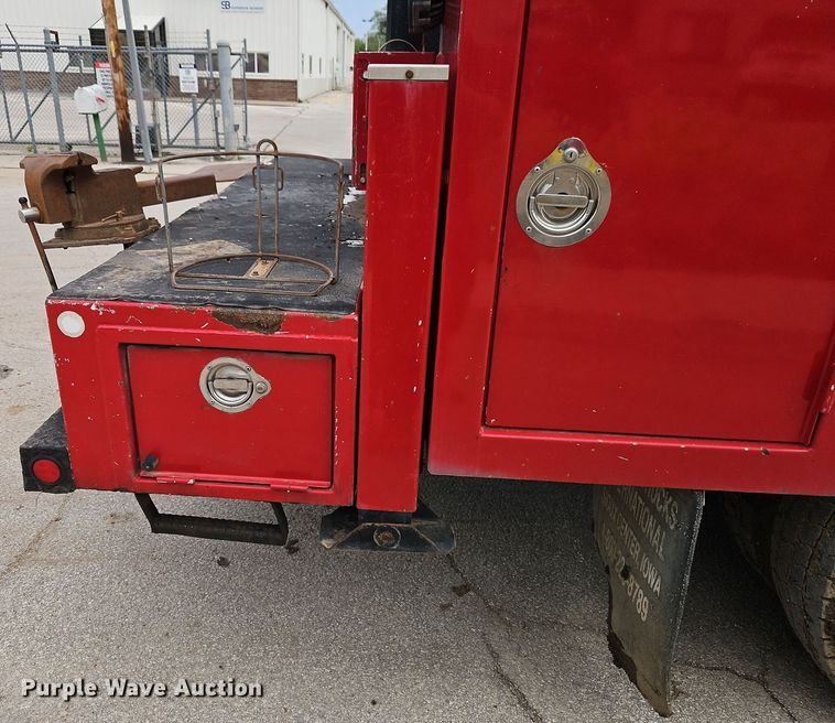 image for item EI8988 1998 Kenworth T300 utility / service truck