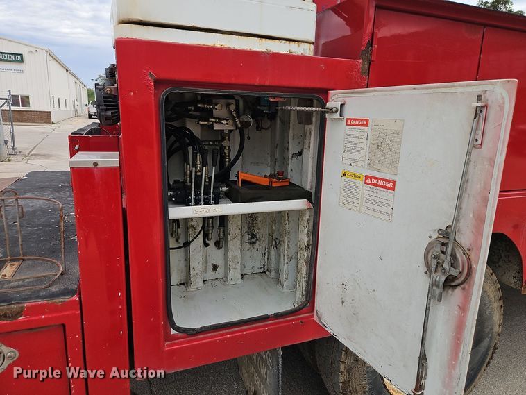 image for item EI8988 1998 Kenworth T300 utility / service truck