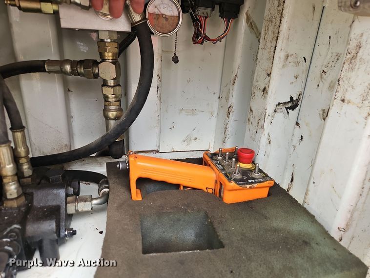 image for item EI8988 1998 Kenworth T300 utility / service truck