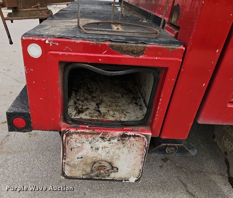 image for item EI8988 1998 Kenworth T300 utility / service truck