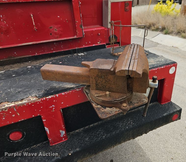 image for item EI8988 1998 Kenworth T300 utility / service truck