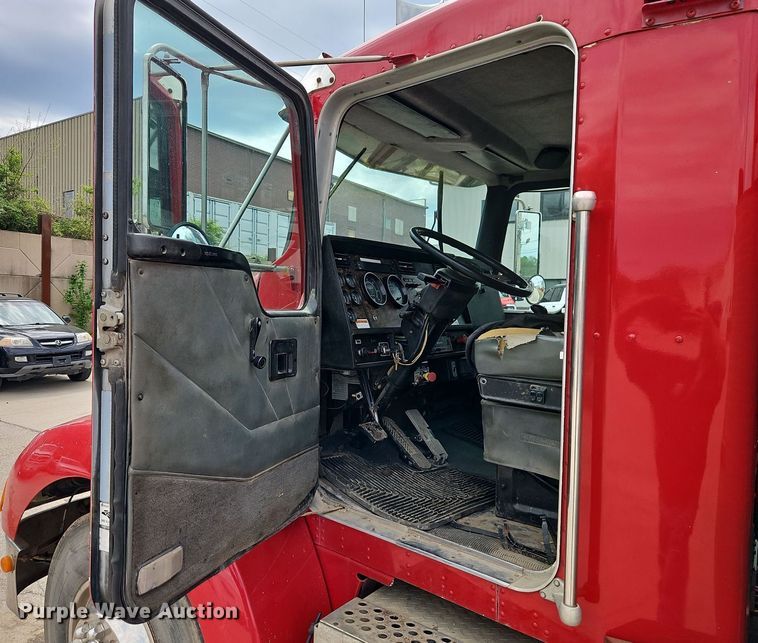 image for item EI8988 1998 Kenworth T300 utility / service truck