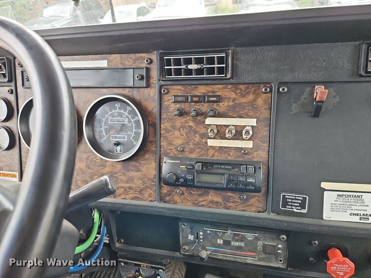 image for item EI8988 1998 Kenworth T300 utility / service truck