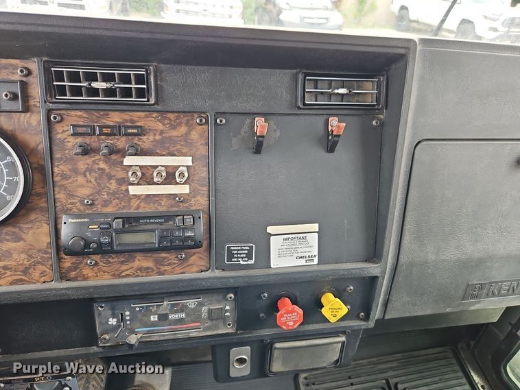 image for item EI8988 1998 Kenworth T300 utility / service truck