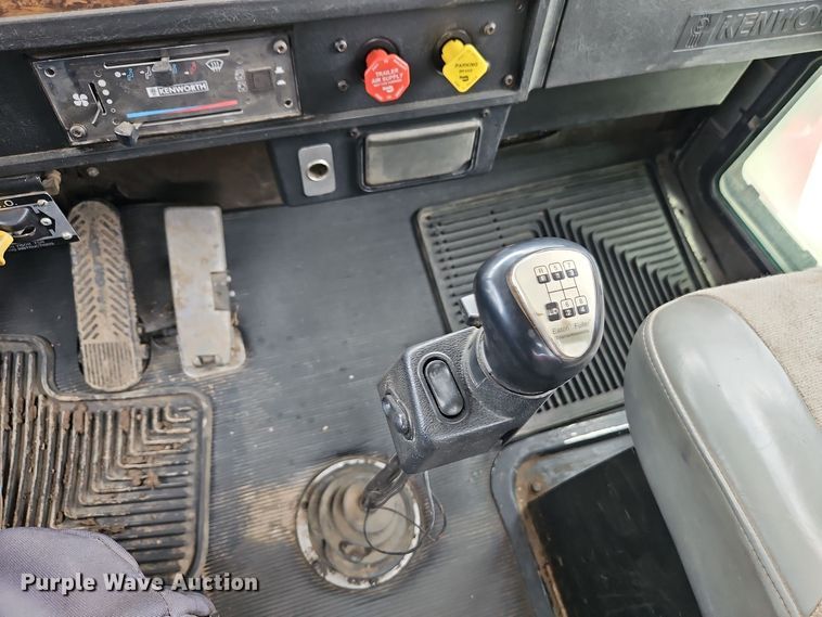 image for item EI8988 1998 Kenworth T300 utility / service truck