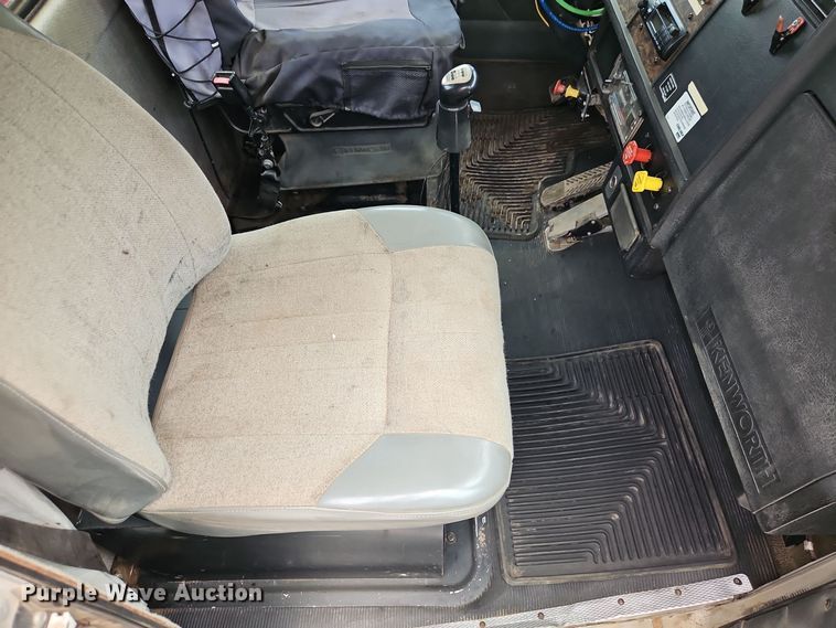 image for item EI8988 1998 Kenworth T300 utility / service truck