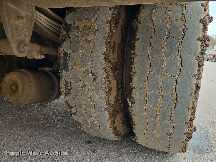 image for item EI8988 1998 Kenworth T300 utility / service truck