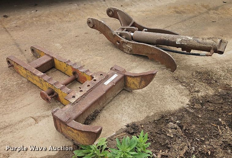 image for item EI8989 CP excavator thumb