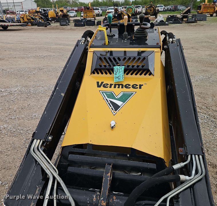 image for item EI8992 2019 Vermeer CTX100 compact utility loader