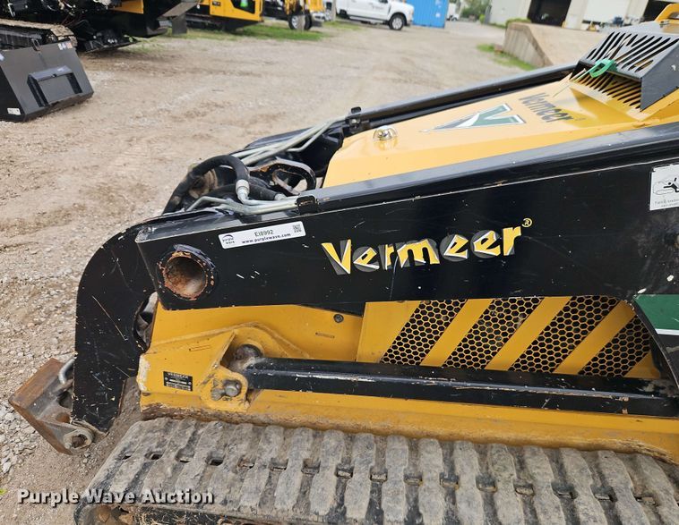 image for item EI8992 2019 Vermeer CTX100 compact utility loader