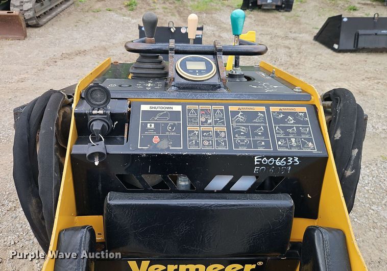 image for item EI8992 2019 Vermeer CTX100 compact utility loader