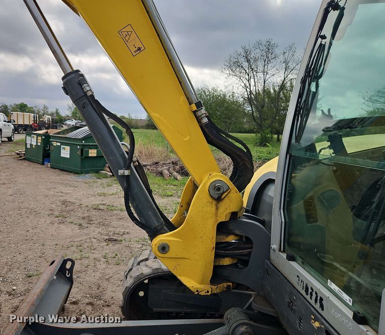 image for item EI8993 2015 Wacker Neuson ET90 mini excavator