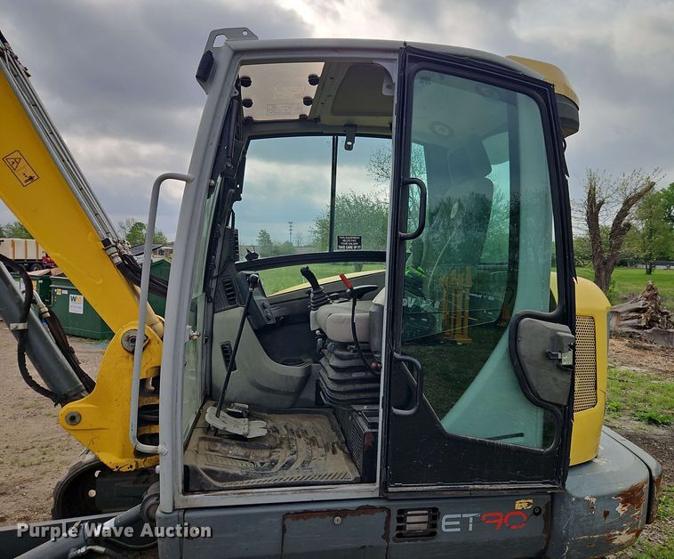 image for item EI8993 2015 Wacker Neuson ET90 mini excavator