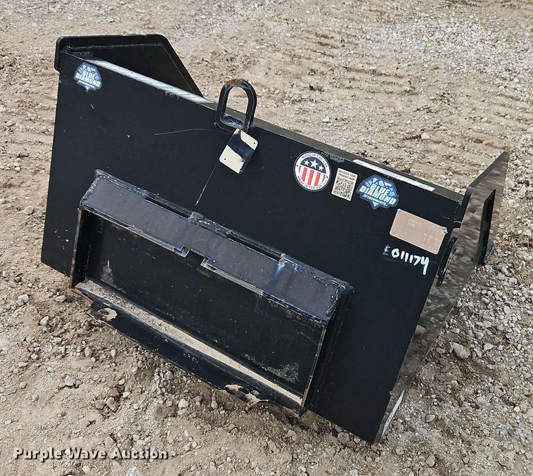 image for item EI8997 Blue Diamond 108505-25 compact utility loader bucket