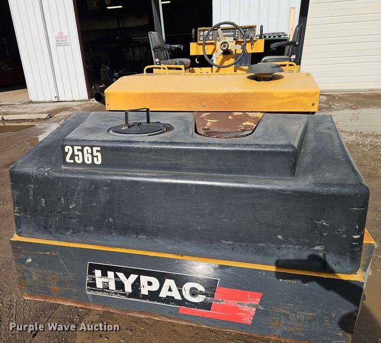 image for item EJ0012 Hypac C766C double drum vibratory roller