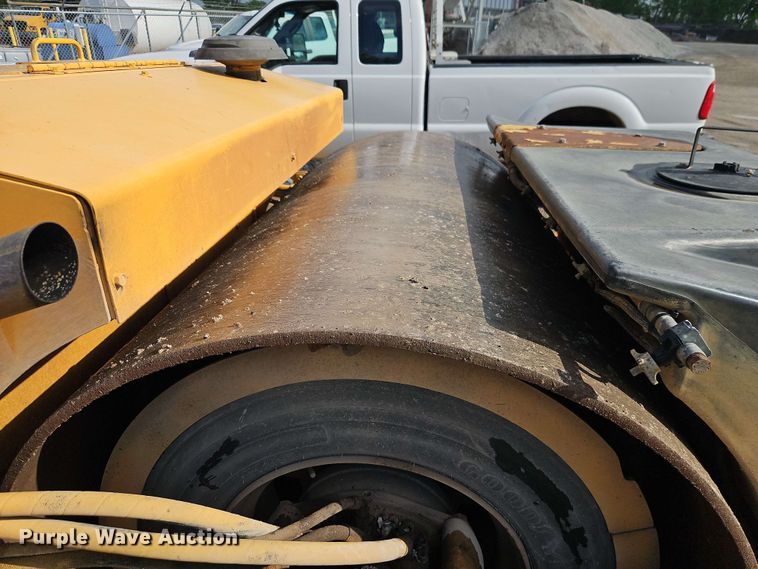 image for item EJ0012 Hypac C766C double drum vibratory roller