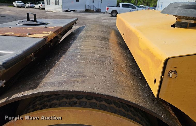 image for item EJ0012 Hypac C766C double drum vibratory roller