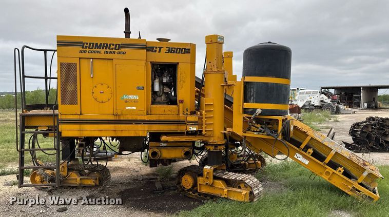 image for item EJ3652 1996 Gomaco GT3600 slipform paver