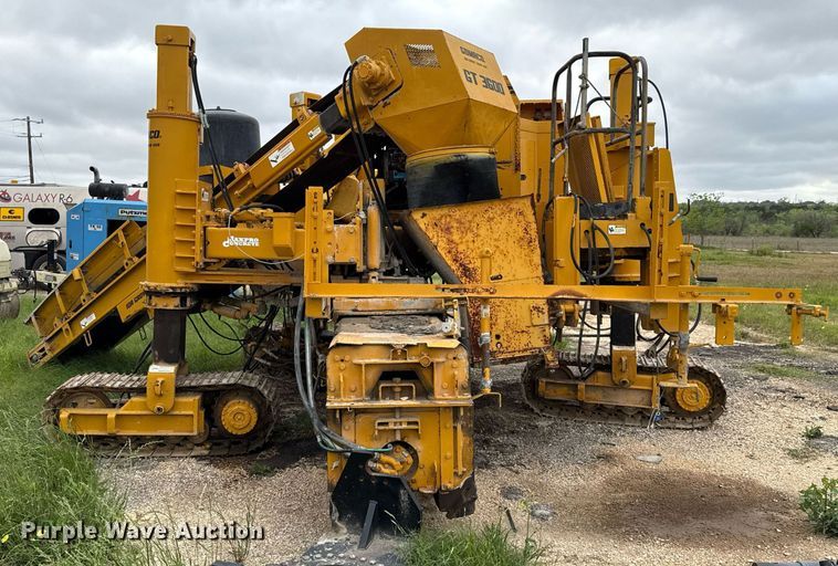 image for item EJ3652 1996 Gomaco GT3600 slipform paver