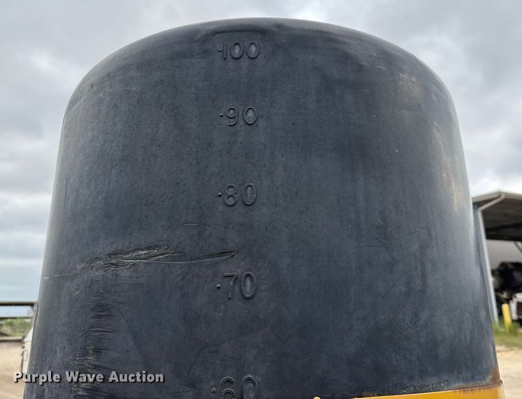 image for item EJ3652 1996 Gomaco GT3600 slipform paver