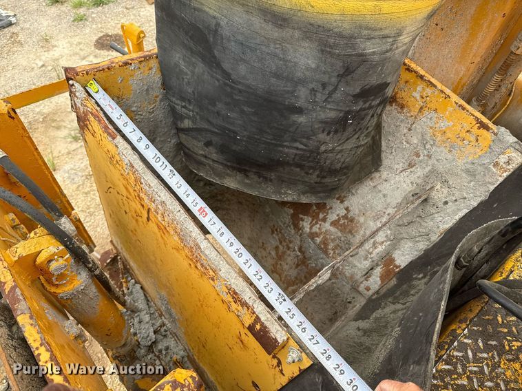 image for item EJ3652 1996 Gomaco GT3600 slipform paver