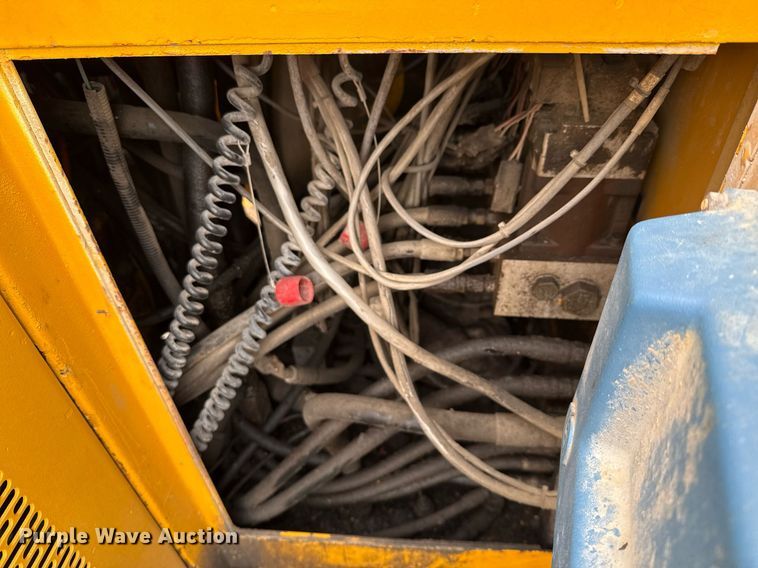 image for item EJ3652 1996 Gomaco GT3600 slipform paver