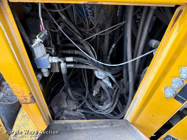 image for item EJ3652 1996 Gomaco GT3600 slipform paver