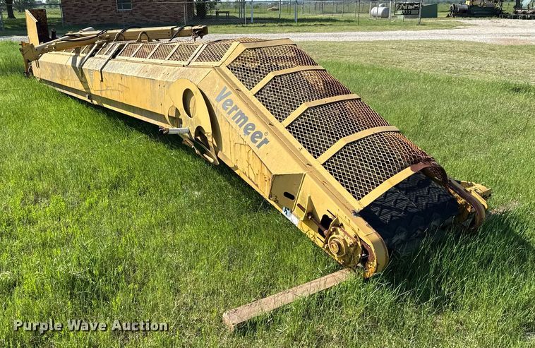 image for item EJ3659 2000 Vermeer LRC25 trencher attachment