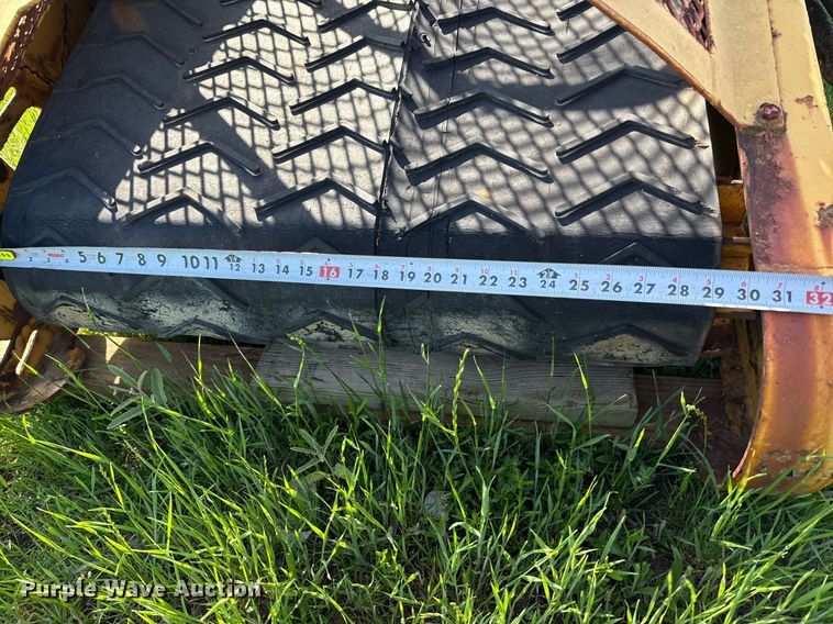 image for item EJ3659 2000 Vermeer LRC25 trencher attachment