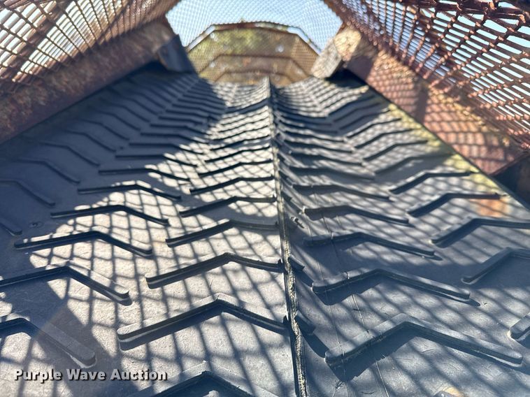 image for item EJ3659 2000 Vermeer LRC25 trencher attachment