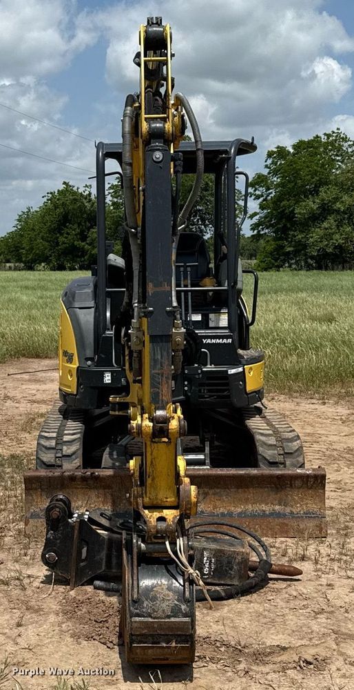 image for item EJ3663 2017 Yanmar ViO35-6A mini excavator
